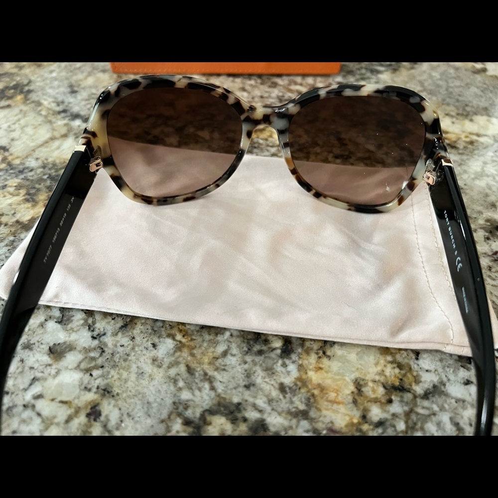 Tory Burch Tortoise Large frame sunglasses